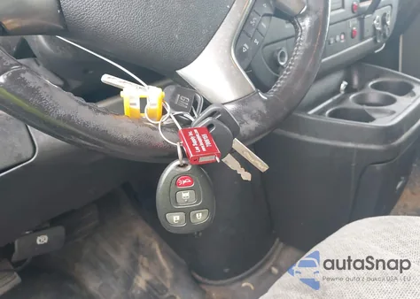 2015 Chevrolet Express 2500 Work Van z USA, uszkodzony, nr VIN 1GCWGFCF0F1155899